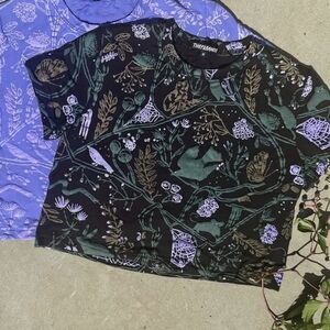 Thief And Bandit Cropped Tee size Small